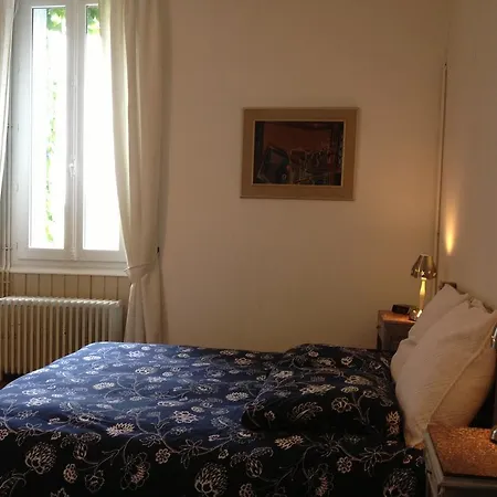 Chateau Des Grandes Vignes Guest house Preignac